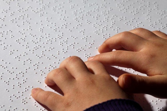 Alfabet Braille'a dla niewidomych 